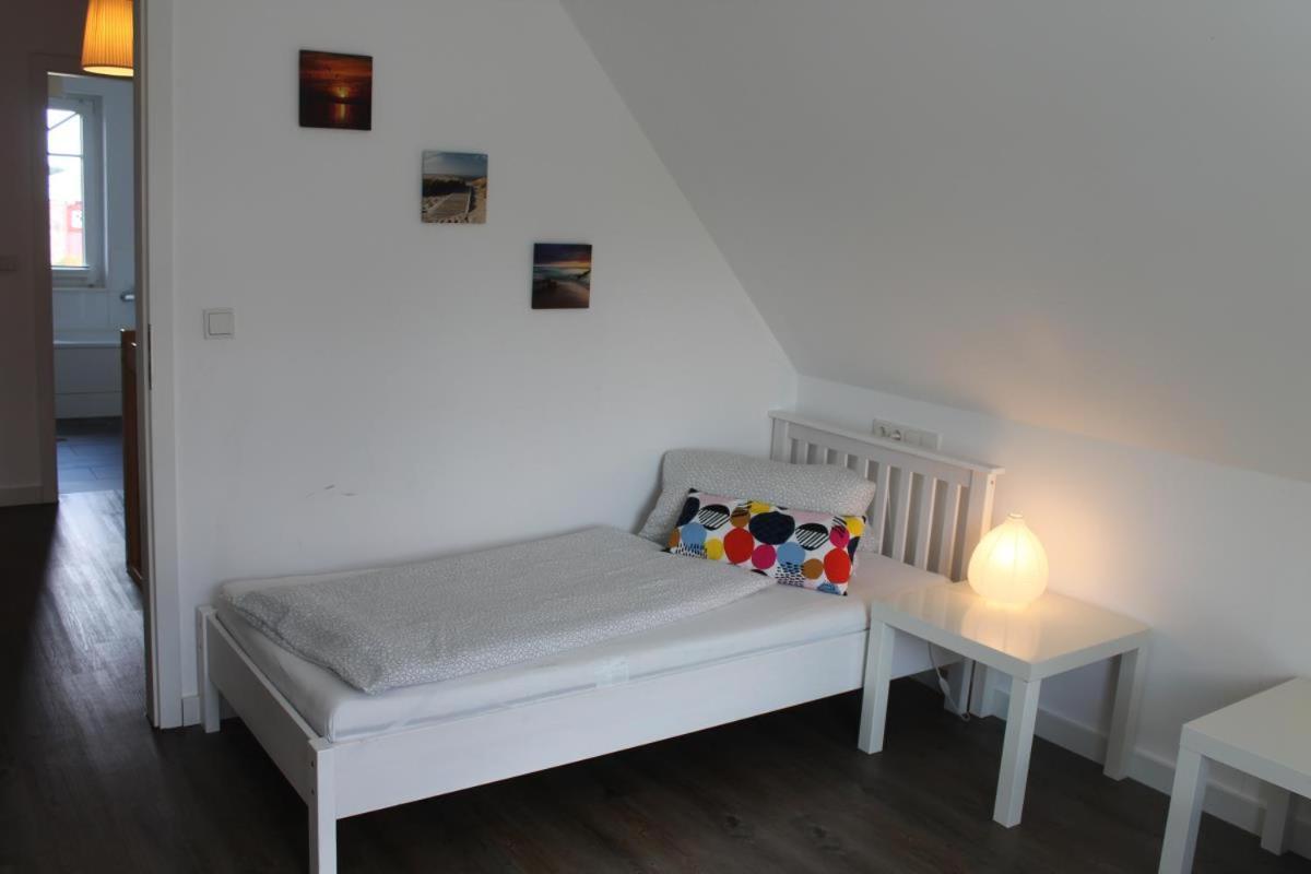 Ferienhaus De Niege Leive Born Bagian luar foto